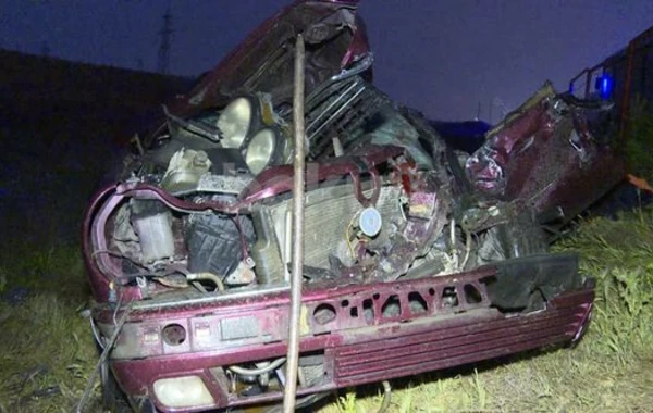 Bakıda avtomobil avtobusla toqquşub, ölən var - FOTO