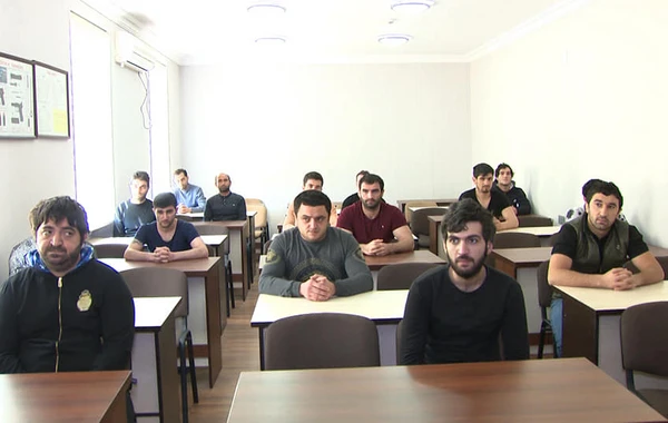 Karantin qaydalarını pozduqları üçün həbs olunan "avtoş"lar - VİDEO