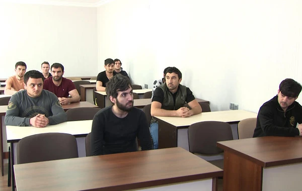 Karantin qaydalarını pozduqları üçün həbs olunan "avtoş"lar - VİDEO