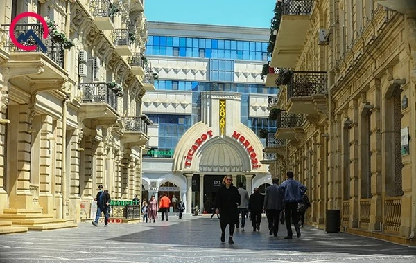 Karantin yumşalandan sonra “Tarqovıy” - FOTO