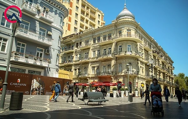 Karantin yumşalandan sonra “Tarqovıy” - FOTO