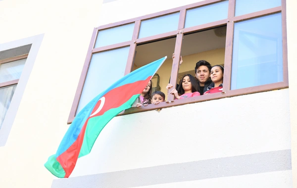 "Eyvana çıx" layihəsi çərçivəsində canlı muğam konserti keçirilib-FOTO
