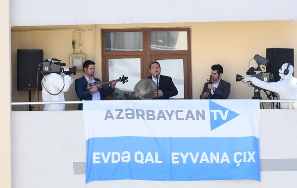 "Eyvana çıx" layihəsi çərçivəsində canlı muğam konserti keçirilib-FOTO