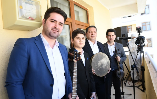 "Eyvana çıx" layihəsi çərçivəsində canlı muğam konserti keçirilib-FOTO