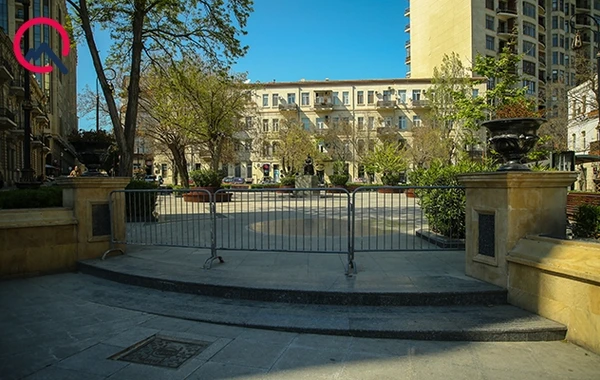 Mərkəzdə sıxlıq olsa da, parklar boşdur - FOTO