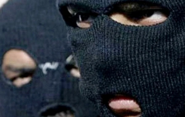 Bakıda maskalıların hücum etdiyi şəxs bazarın sahibi imiş - MÜƏMMALI FAKTLAR