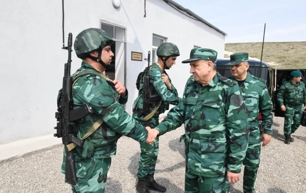 Помощник президента и глава ГПС посетили воинские части на границе с Арменией - ФОТО