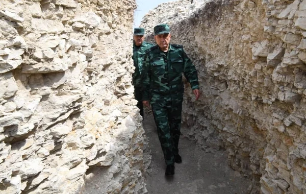 Помощник президента и глава ГПС посетили воинские части на границе с Арменией - ФОТО