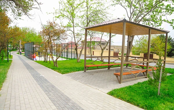 Bakıda qanunsuz çəpərlənmələr sökülüb, uşaq əyləncə meydançaları quraşdırılıb - FOTO