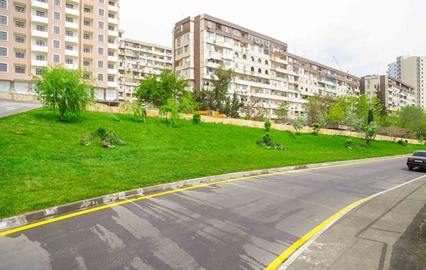 Bakıda qanunsuz çəpərlənmələr sökülüb, uşaq əyləncə meydançaları quraşdırılıb - FOTO