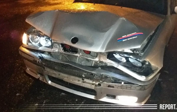 В Баку столкнулись два автомобиля BMW - ФОТО