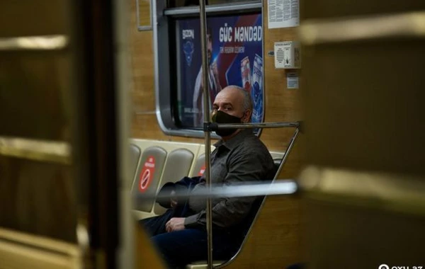 Бакинское метро возобновило работу спустя 38 дней - ФОТОРЕПОРТАЖ