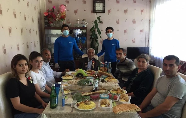 Фонд Гейдара Алиева поздравил ветеранов Великой Отечественной войны на дому - ФОТО