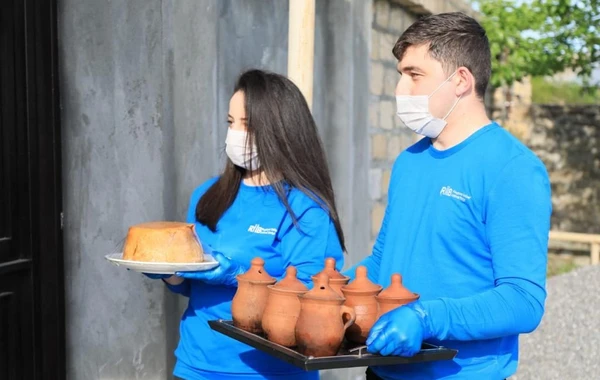 Фонд Гейдара Алиева поздравил ветеранов Великой Отечественной войны на дому - ФОТО