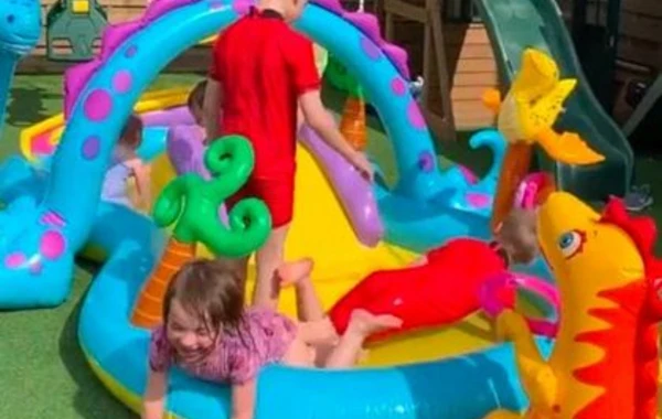 Семья с 22 детьми придумала способ скрасить самоизоляцию - ФОТО