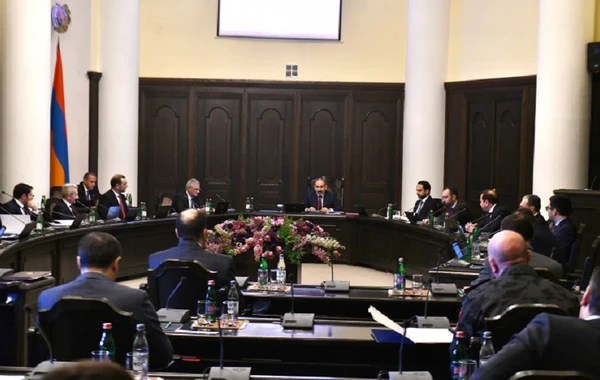 Ermənistanda fövqəladə vəziyyət rejimi 30 gün uzadıldı