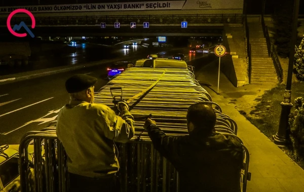 Bulvarda və parklarda dəmir məhəccərlər belə söküldü - FOTO