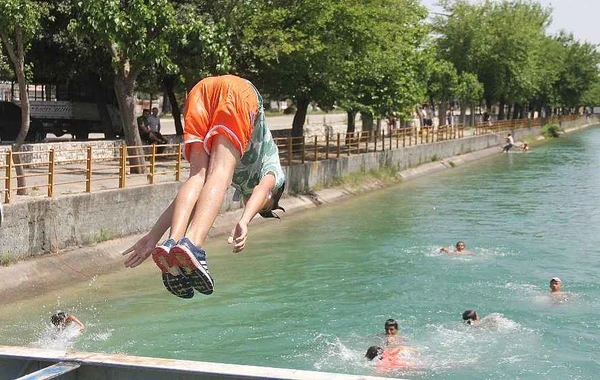 Türkiyədə temperatur 46 dərəcəyə yüksəldi - FOTO