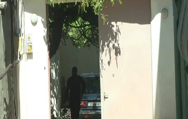 Qonaqlıqdan sonra evində amansızlıqla qətlə yetirilən şəxs keçmiş polis imiş - TƏFƏRRÜAT - FOTO
