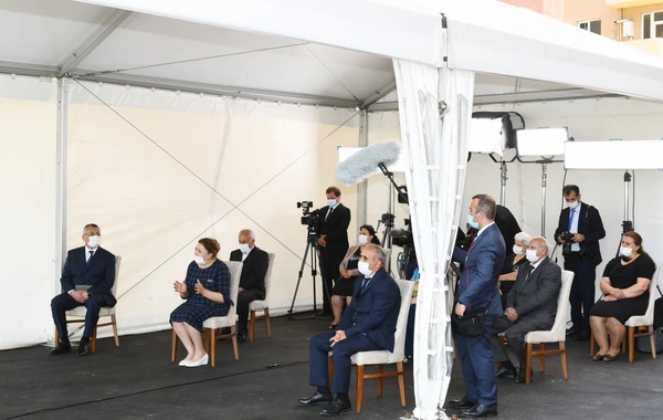 Ильхам Алиев и Мехрибан Алиева на открытии жилого комплекса "Гобу Парк-3" - ФОТО