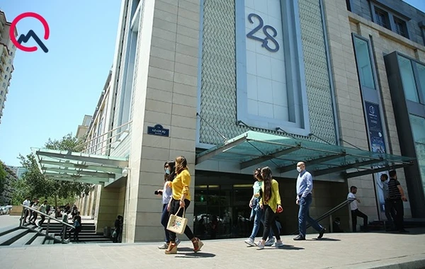 Məhdudiyyətlər götürüldü, “Mall”lar açıldı - FOTO