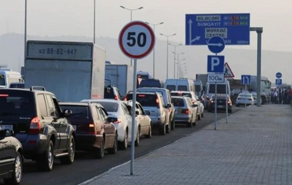Yol hərəkəti ilə bağlı yenilikləri sosial şəbəkələrdə yayacaq qurumların SİYAHISI