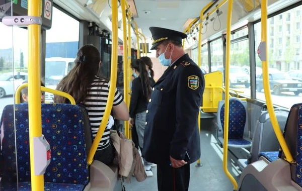 DİQQƏT: Sabahdan polis maska taxmayan vətəndaşları cərimələyəcək