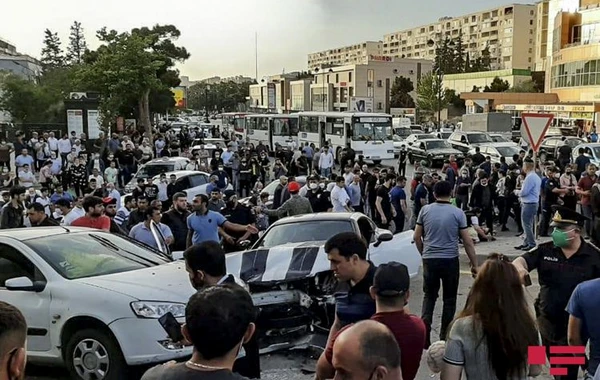 Bakıda iki avtomobil toqquşub, xəsarət alan var - FOTO