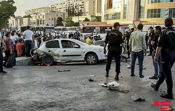 Bakıda iki avtomobil toqquşub, xəsarət alan var - FOTO