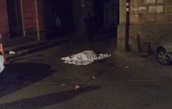 Bakıda tələbə qız intihar etdi - FOTO