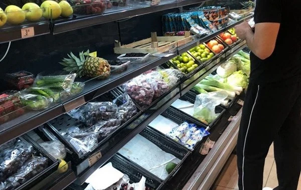 Həftəsonu qadağası veriləndən sonra marketlər - FOTO
