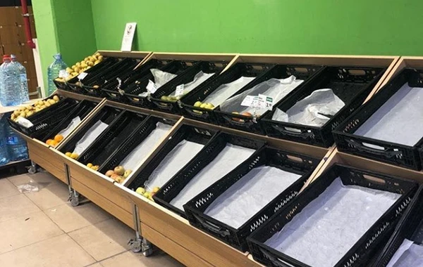 Həftəsonu qadağası veriləndən sonra marketlər - FOTO