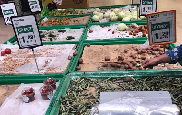 Həftəsonu qadağası veriləndən sonra marketlər - FOTO