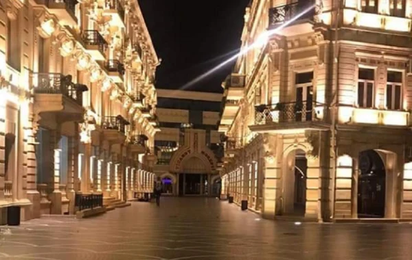 Bakı küçələrini heç vaxt belə boş görməmisiniz - FOTO