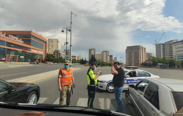 Yollarda karantin qaydalarını pozan sürücülər saxlanılır - FOTO