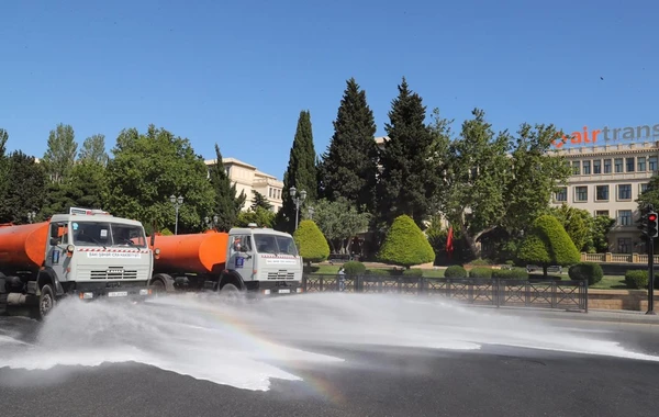 Paytaxt küçələrində daha bir gücləndirilmiş dezinfeksiya işləri aparılıb - FOTO