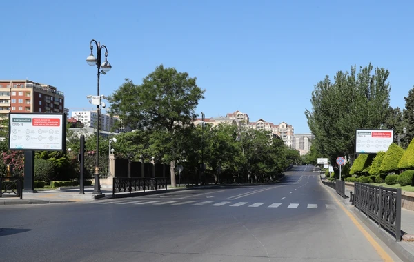 Sükuta qərq olan Bakıdan FOTOREPORTAJ