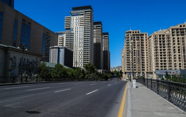 Sükuta qərq olan Bakıdan FOTOREPORTAJ