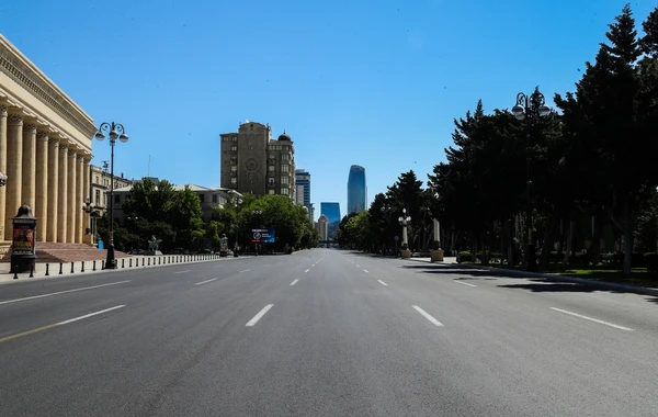 Sükuta qərq olan Bakıdan FOTOREPORTAJ