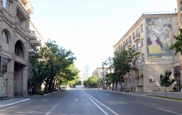 Sükuta qərq olan Bakıdan FOTOREPORTAJ