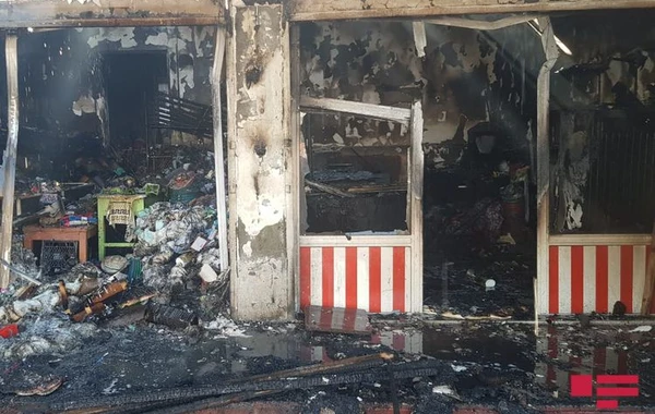 Bazarda yanğın başlayıb - FOTO
