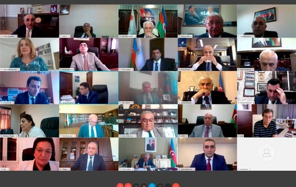 Ceyhun Bayramov imtahanlarla bağlı rektorlarla videogörüş keçirib