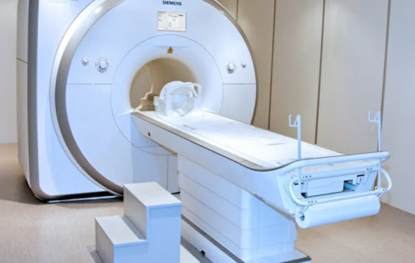 Bakıda özəl klinikada bakirə qızı necə "hamilə" çıxartdılar? - Nişanlısı şok keçirdi