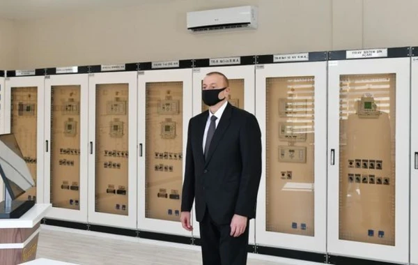 Ильхам Алиев на открытии подстанции "Ахмедлы" в Баку - ФОТО