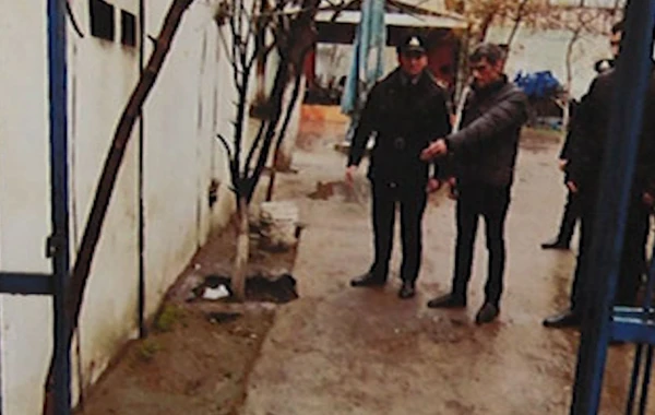 Kafeyə gələn müştərini beysbol taxtası ilə öldürdü