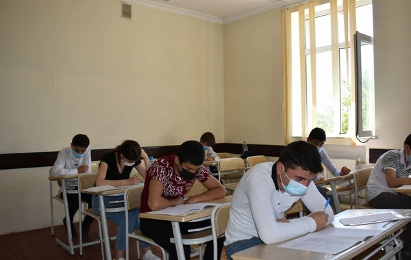 Двое учащихся не были допущены к экзамену из-за высокой температуры - ФОТО