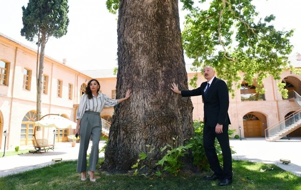 Prezident və Birinci vitse-prezident Gəncədə karvansara kompleksinin açılışında - FOTO (YENİLƏNİB)