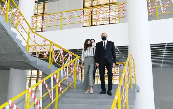 Prezident Gəncə Dövlət Dram Teatrının yeni binasının tikintisi ilə tanış olub - FOTO (YENİLƏNİB)