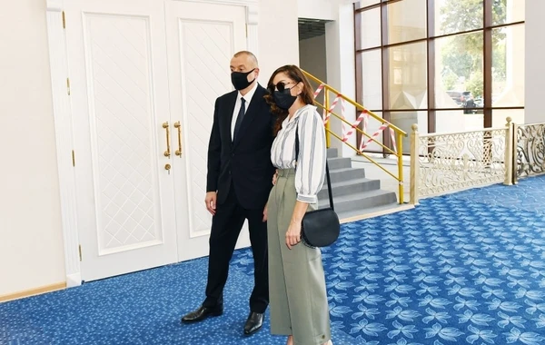 Prezident Gəncə Dövlət Dram Teatrının yeni binasının tikintisi ilə tanış olub - FOTO (YENİLƏNİB)