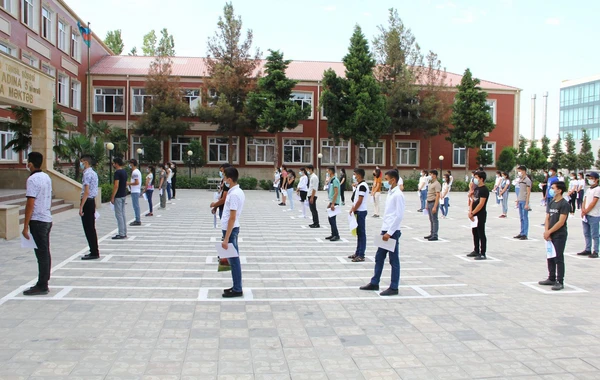 Bu gün keçirilən imtahanlarda qayda pozuntusu olmayıb - FOTO
